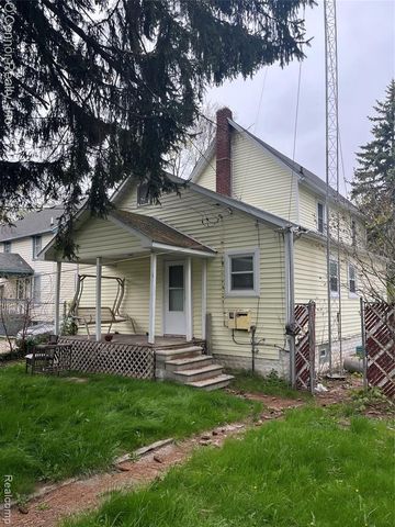 1124 Pine Street, Port Huron, MI 48060