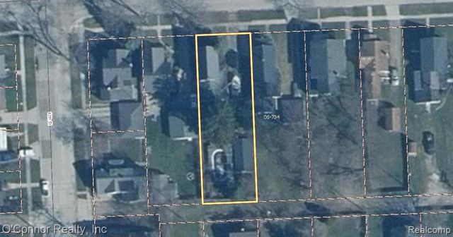 1124 Pine Street, Port Huron, MI 48060