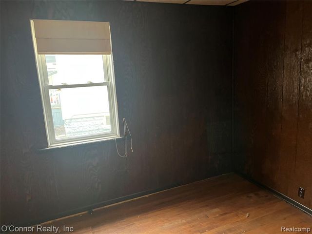 1124 Pine Street, Port Huron, MI 48060