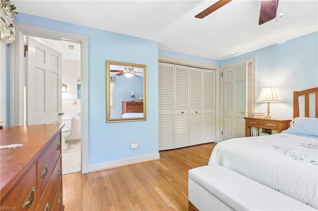 8 Bradford CIR, Newport News, VA 23602