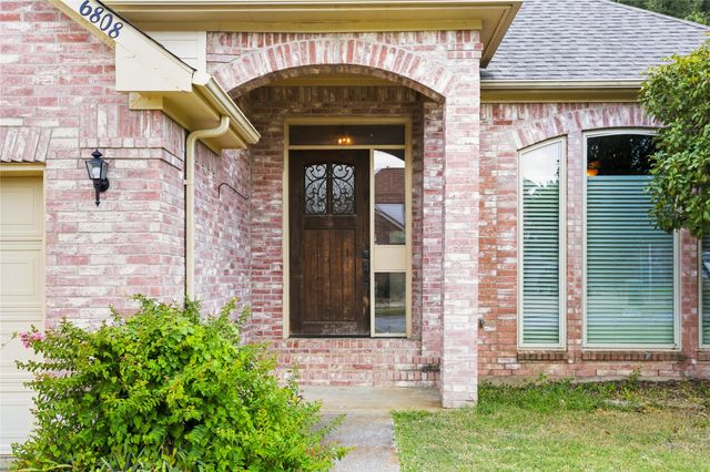 6808 Greenleaf Drive, North Richland Hills, TX 76182
