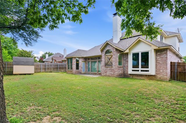 6808 Greenleaf Drive, North Richland Hills, TX 76182