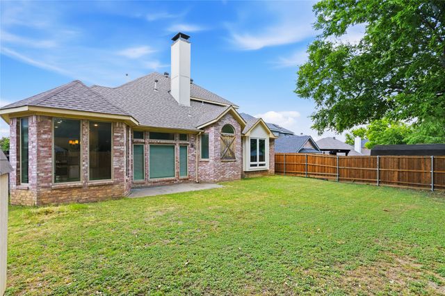 6808 Greenleaf Drive, North Richland Hills, TX 76182