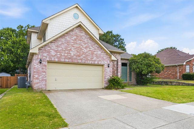 6808 Greenleaf Drive, North Richland Hills, TX 76182