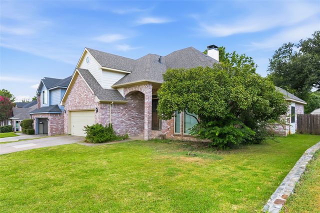 6808 Greenleaf Drive, North Richland Hills, TX 76182