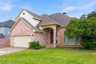 6808 Greenleaf Drive, North Richland Hills, TX 76182