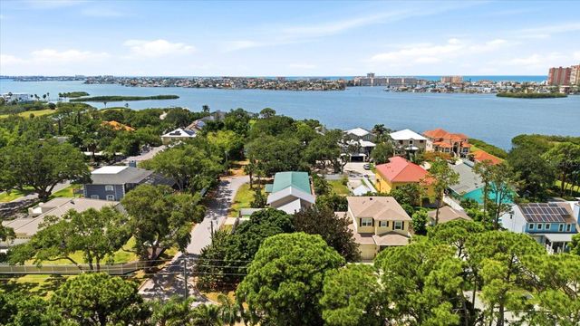 13400 74TH AVENUE, Seminole, FL 33776