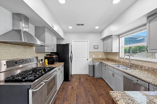 13400 74TH AVENUE, Seminole, FL 33776
