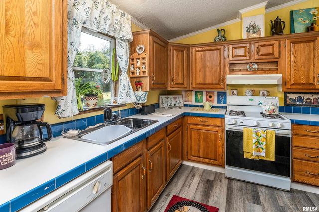 375 Lakota Way, Carbondale, IL 62902