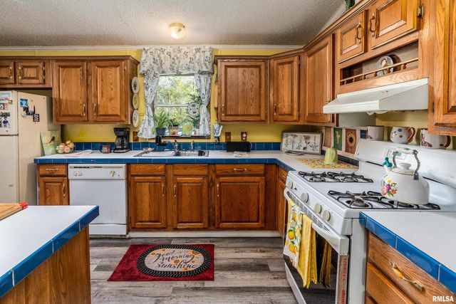 375 Lakota Way, Carbondale, IL 62902