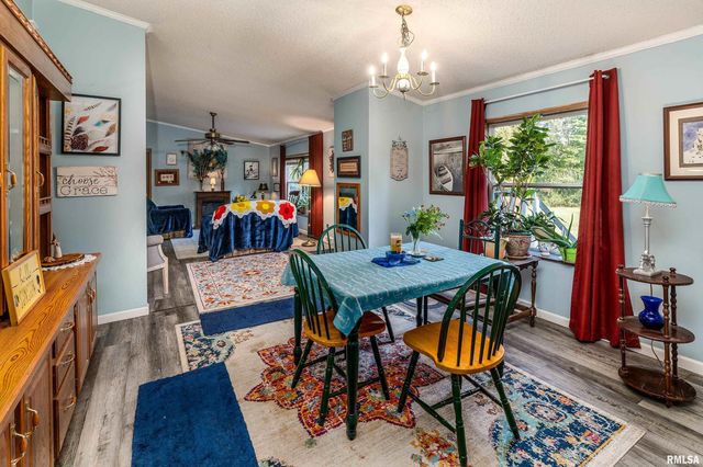 375 Lakota Way, Carbondale, IL 62902