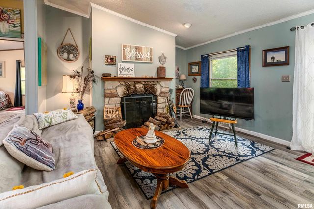 375 Lakota Way, Carbondale, IL 62902