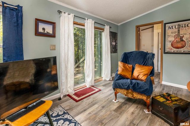 375 Lakota Way, Carbondale, IL 62902