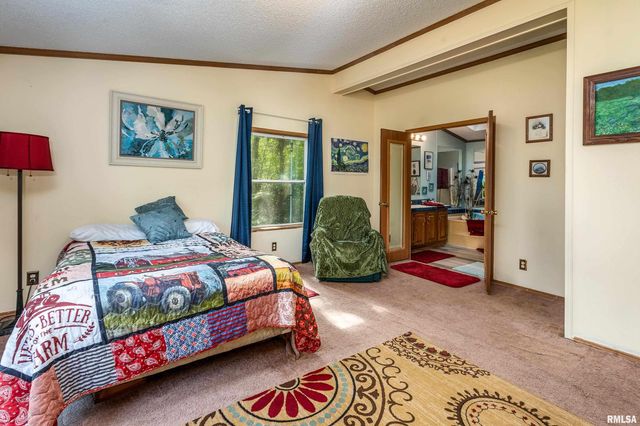 375 Lakota Way, Carbondale, IL 62902