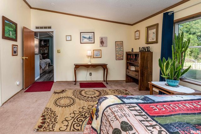 375 Lakota Way, Carbondale, IL 62902