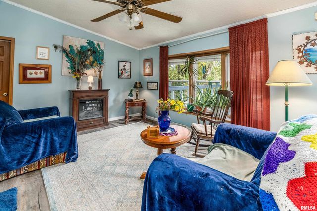 375 Lakota Way, Carbondale, IL 62902