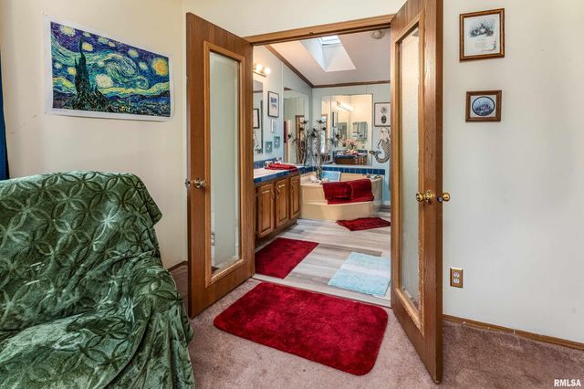 375 Lakota Way, Carbondale, IL 62902