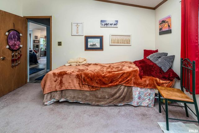 375 Lakota Way, Carbondale, IL 62902