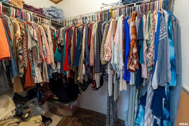 375 Lakota Way, Carbondale, IL 62902