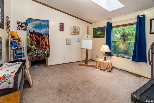 375 Lakota Way, Carbondale, IL 62902