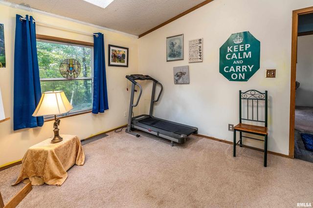 375 Lakota Way, Carbondale, IL 62902