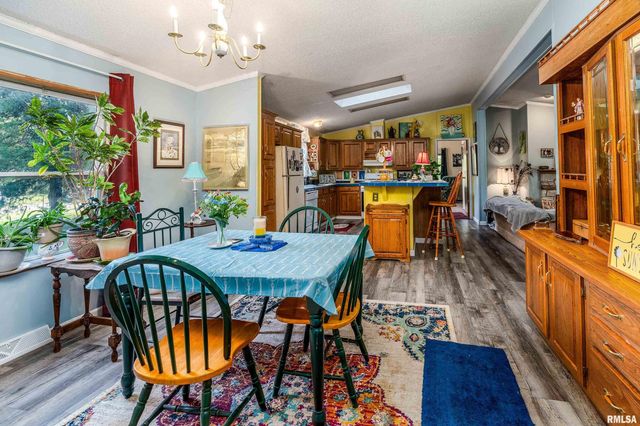 375 Lakota Way, Carbondale, IL 62902