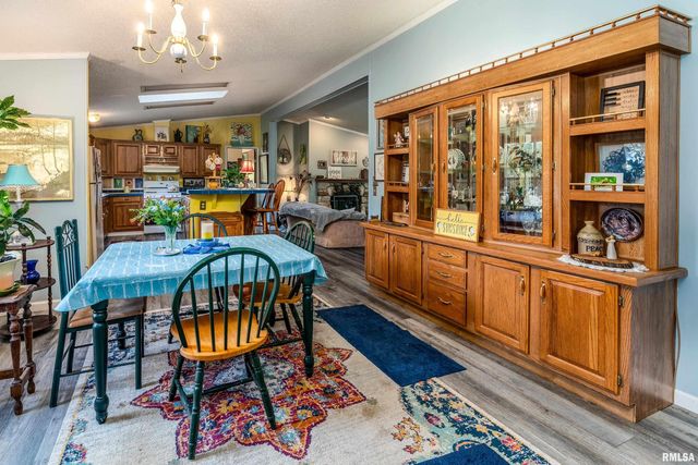 375 Lakota Way, Carbondale, IL 62902