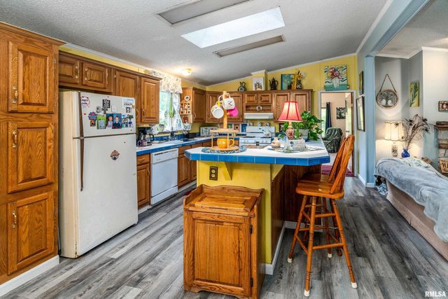 375 Lakota Way, Carbondale, IL 62902