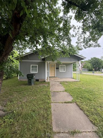 1202 W Division Street, Henryetta, OK 74437