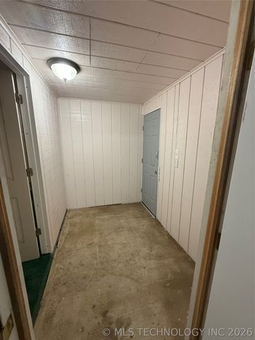 1202 W Division Street, Henryetta, OK 74437