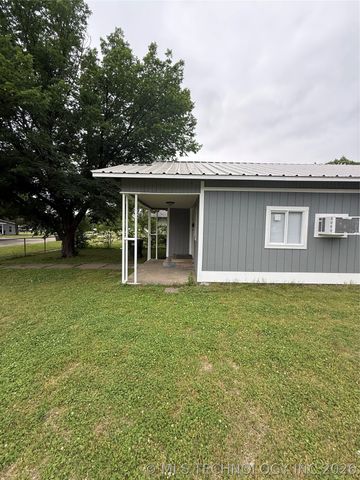1202 W Division Street, Henryetta, OK 74437