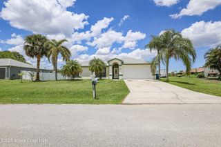 793 Yukon Street NE, Palm Bay, FL 32907