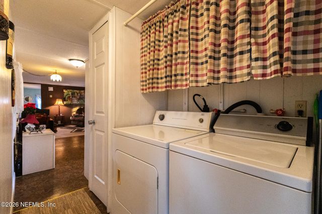 108 DOUGLAS Street, Crescent City, FL 32112