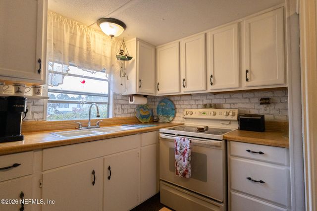 108 DOUGLAS Street, Crescent City, FL 32112