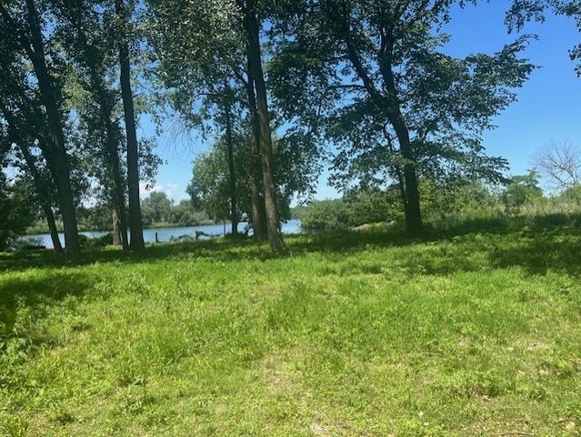 13804 S Croissant Drive, Burnham, IL 60633