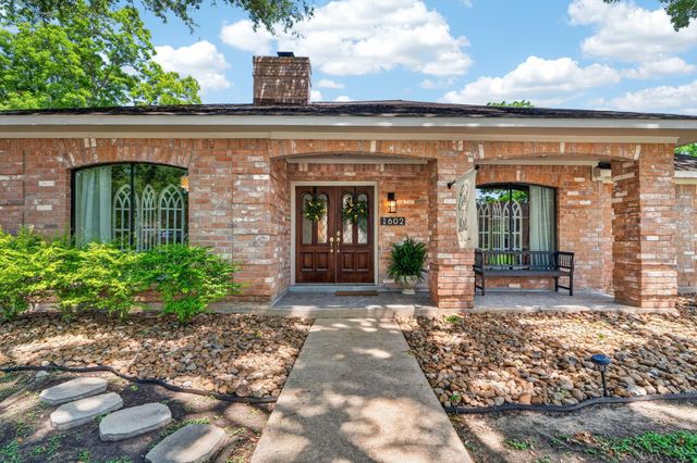 1602 S Hearthside Drive, Richmond, TX 77406