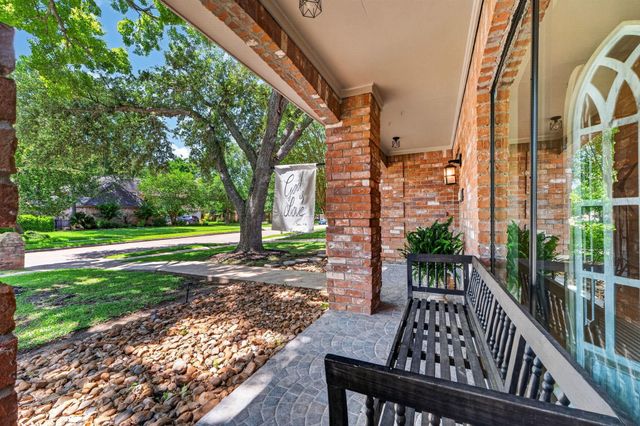 1602 S Hearthside Drive, Richmond, TX 77406