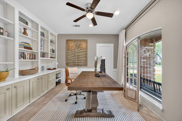 1602 S Hearthside Drive, Richmond, TX 77406