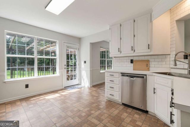 2055 Amberly Glen Way, Dacula, GA 30019