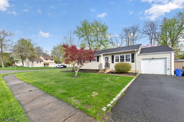 16 Devonshire Ter, Mount Olive Twp., NJ 07836