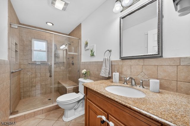 16 Devonshire Ter, Mount Olive Twp., NJ 07836