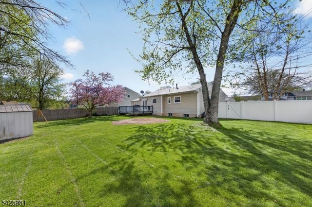 16 Devonshire Ter, Mount Olive Twp., NJ 07836