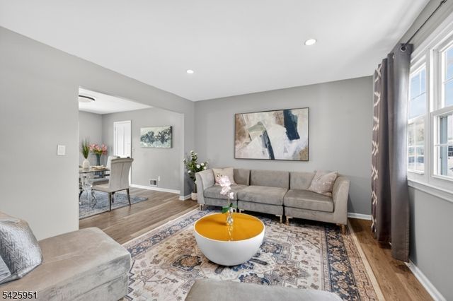 16 Devonshire Ter, Mount Olive Twp., NJ 07836