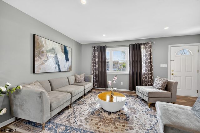 16 Devonshire Ter, Mount Olive Twp., NJ 07836