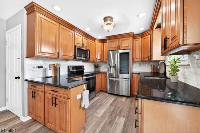 16 Devonshire Ter, Mount Olive Twp., NJ 07836