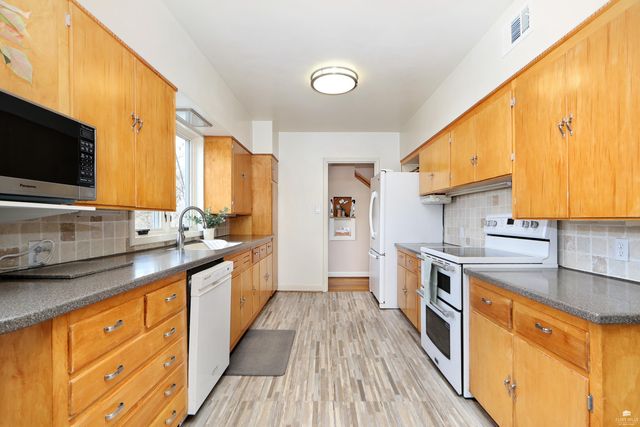 222 S Delaware, Manhattan, KS 66502