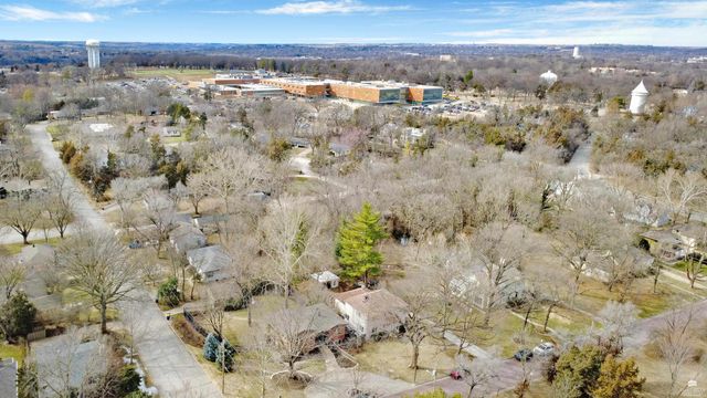 222 S Delaware, Manhattan, KS 66502