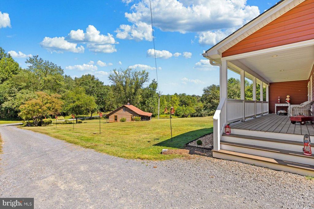 129 ABELLS HOLLER LOG LN, Reva, VA 22735
