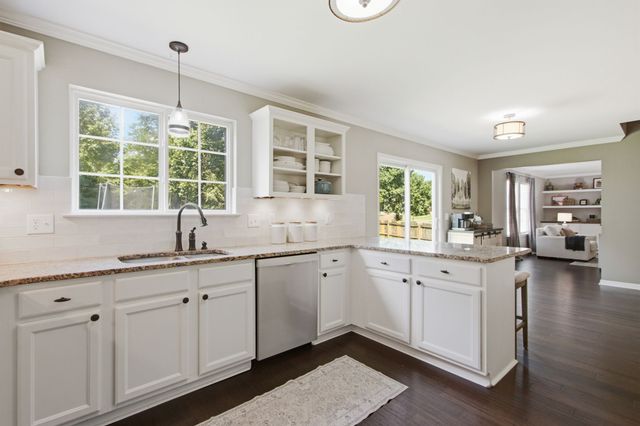 2923 Burtonwood Dr, Spring Hill, TN 37174
