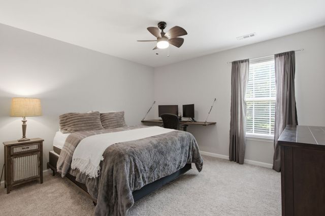 2923 Burtonwood Dr, Spring Hill, TN 37174
